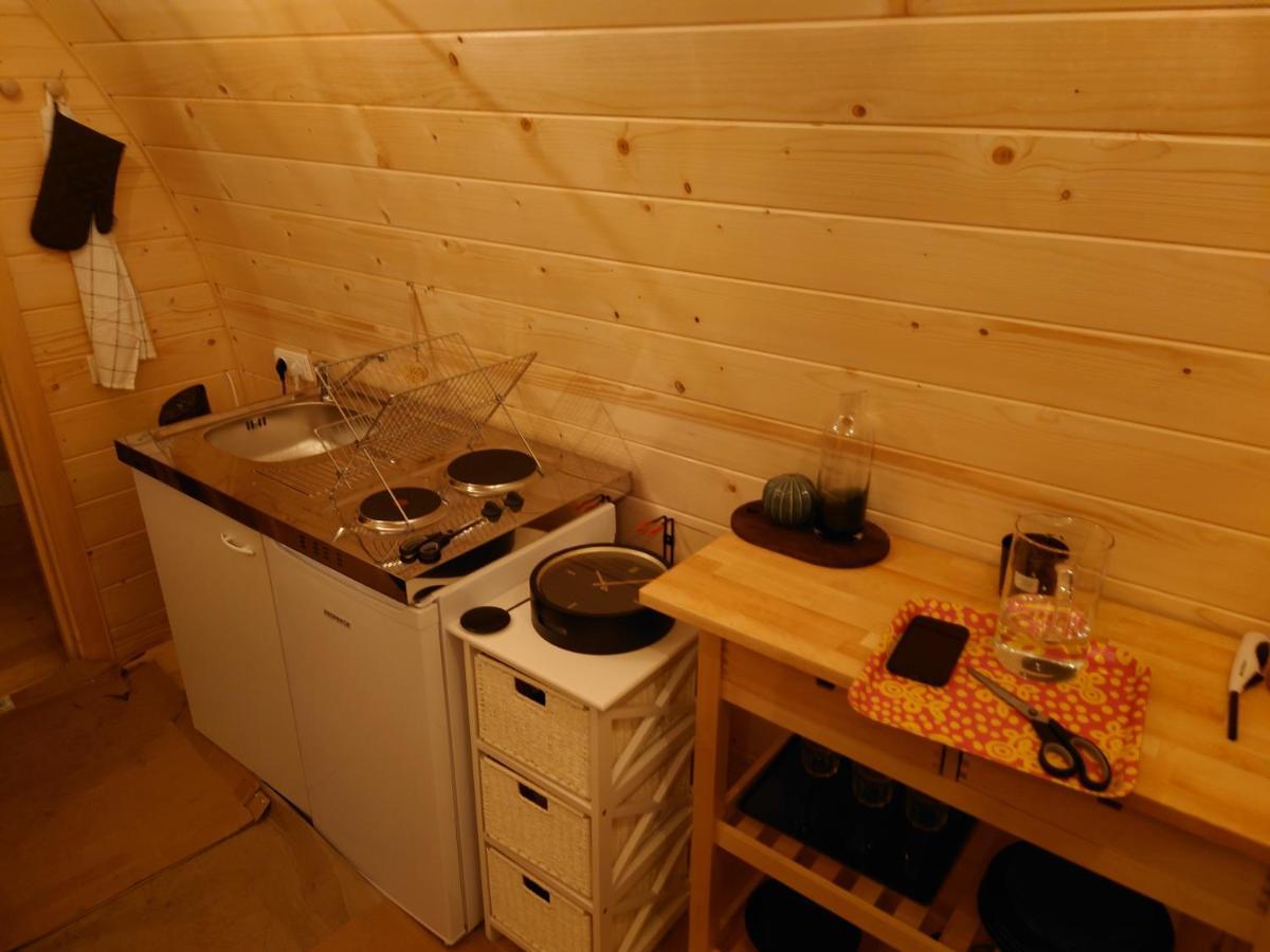 Cosy Cabin Hallstahammar エクステリア 写真