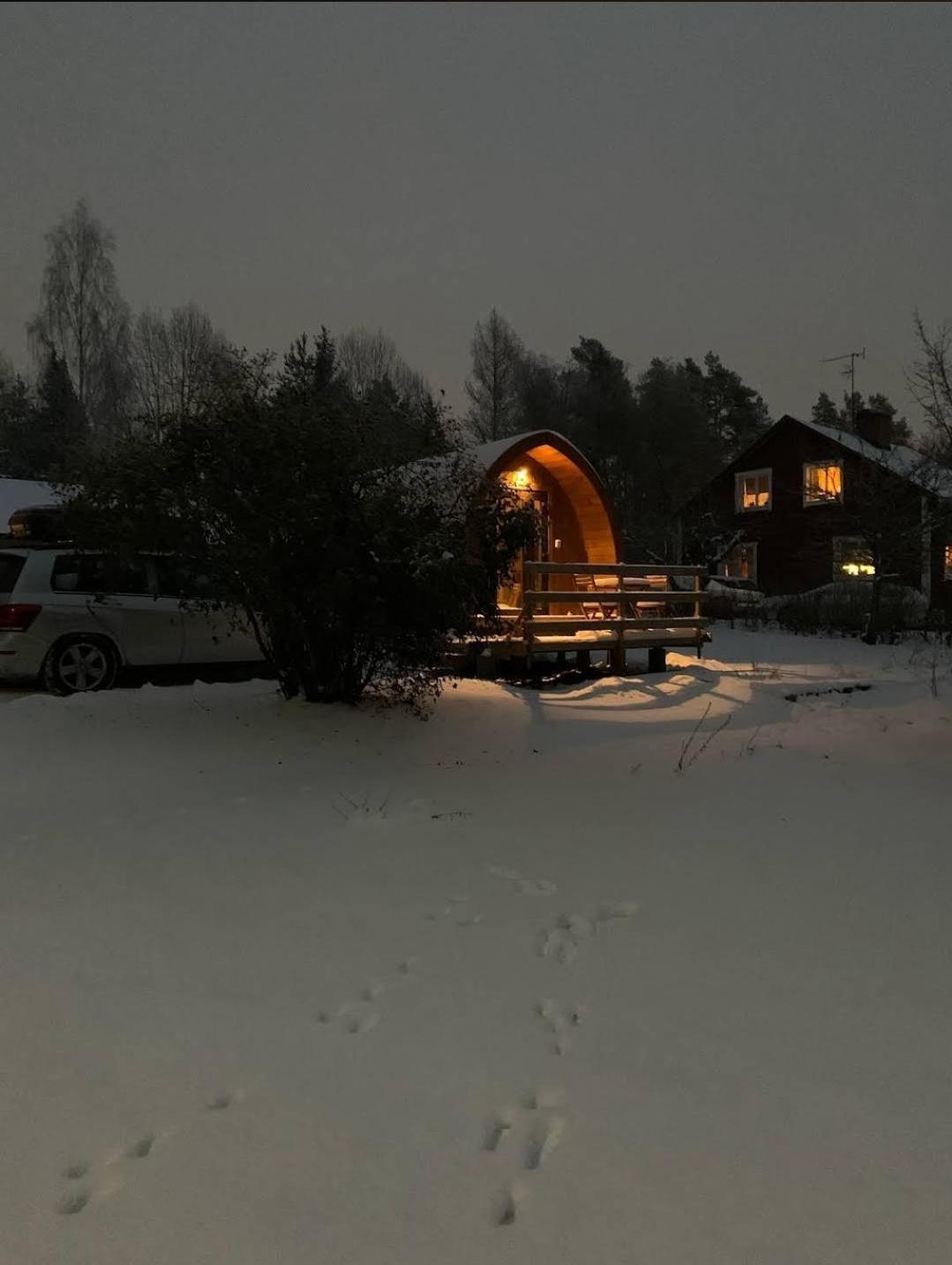 Cosy Cabin Hallstahammar エクステリア 写真